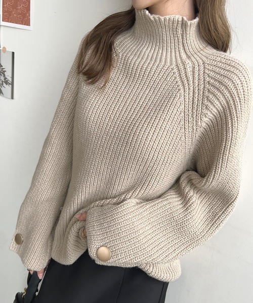 Futier land（フューティアランド）の「韓国っぽい上品な柔らかいニット♪ 袖ボタンデザインハイネックニット（ニット/セーター・レディース・ブラック/グレー/グレイッシュベージュ/アイボリー/グリーン系その他/ライトグレー/オレンジ・FREE）」の19枚目の写真