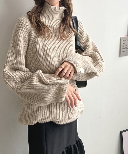 Futier land（フューティアランド）の「韓国っぽい上品な柔らかいニット♪ 袖ボタンデザインハイネックニット（ニット/セーター・レディース・ブラック/グレー/グレイッシュベージュ/アイボリー/グリーン系その他/ライトグレー/オレンジ・FREE）」の18枚目の写真