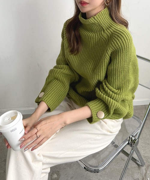 Futier land（フューティアランド）の「韓国っぽい上品な柔らかいニット♪ 袖ボタンデザインハイネックニット（ニット/セーター・レディース・ブラック/グレー/グレイッシュベージュ/アイボリー/グリーン系その他/ライトグレー/オレンジ・FREE）」の11枚目の写真