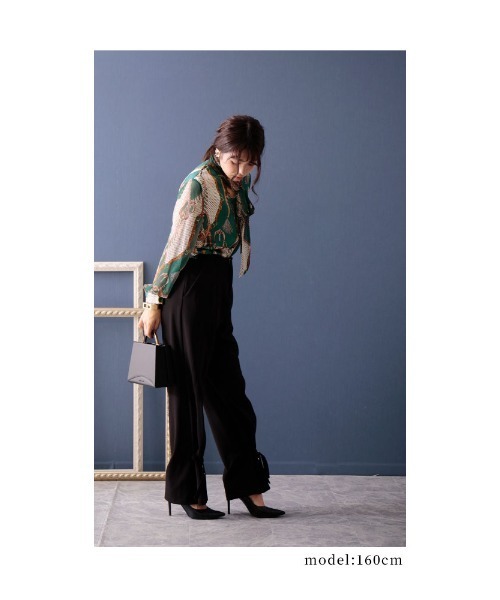 Sawa a la mode(サワアラモード)の「スカーフ柄リボンボウタイブラウス(シャツ/ブラウス・レディース・グリーン/ブラック・FREE)」の21枚目の写真