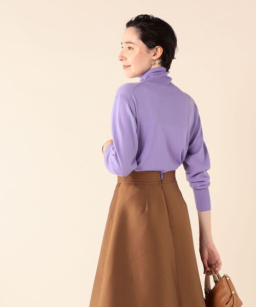 NOLLEY’S（ノーリーズ）の「《手洗い可能》アンチピリングタートルネックプルオーバーニット（ニット/セーター・レディース・ライトグレー/ブラック/ベージュ/オフホワイト/ピンク/イエロー/ブルー/ラベンダー/ベビーピンク/レッド/ホワイト系その他5・38）」の7枚目の写真