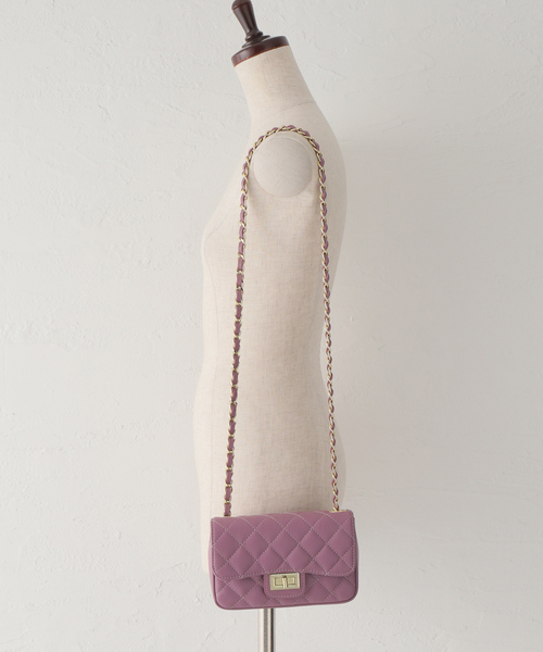 AULENTTI（オウレンティ）の「AULENTTI キルティングチェーンショルダー（ショルダーバッグ・レディース・ブラック/ベージュ/パープル/グリーン/ブラウン・FREE）」の9枚目の写真