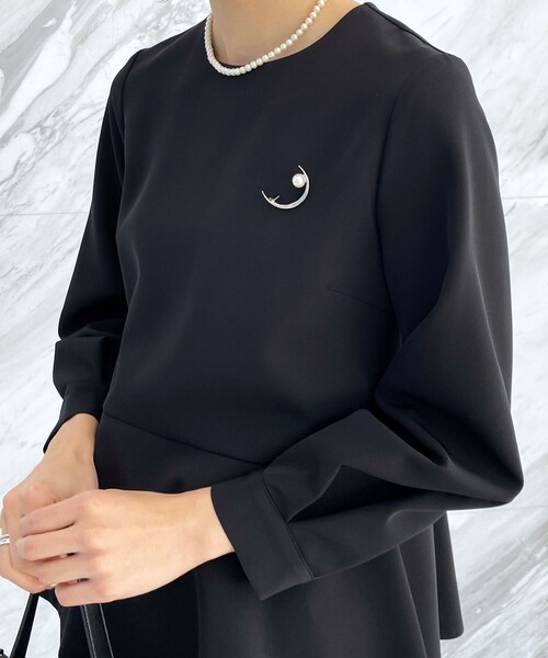 OPAQUE.CLIP(オペークドットクリップ)の「◆ハーフムーンブローチ(ブローチ/コサージュ・レディース・ゴールド/シルバー・00)」の2枚目の写真