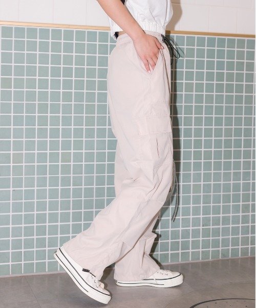 SpRay（スプレイ）の「スピンドルベーカーカーゴパンツ（カーゴパンツ・レディース・カーキ/ブラック/パープル/レッド/ピンク/ライトピンク/ラベンダー/ベージュ/アイボリー/オフホワイト/ダークグリーン/チャコールグレー/ダークベージュ・FREE）」の6枚目の写真