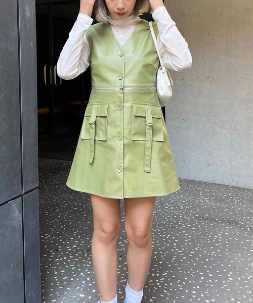 SPIRALGIRL(スパイラルガール)の「2way合皮ベストワンピース(ワンピース・レディース・グリーン/ホワイト/ブラック・FREE)」の3枚目の写真