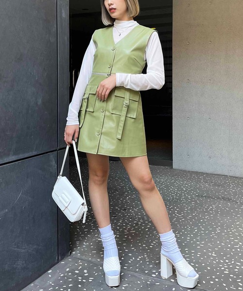 SPIRALGIRL(スパイラルガール)の「2way合皮ベストワンピース(ワンピース・レディース・グリーン/ホワイト/ブラック・FREE)」の8枚目の写真