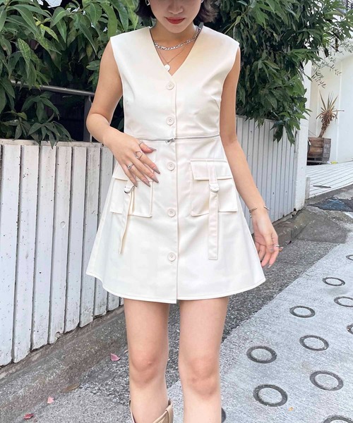 SPIRALGIRL(スパイラルガール)の「2way合皮ベストワンピース(ワンピース・レディース・グリーン/ホワイト/ブラック・FREE)」の9枚目の写真