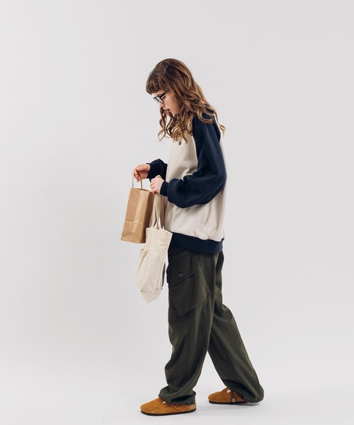 MUHET（ミュエータ）の「ラグランスウェット（スウェット・レディース・ネイビー/ブラウン/カーキ/杢グレー・X-LARGE/MEDIUM）」の11枚目の写真