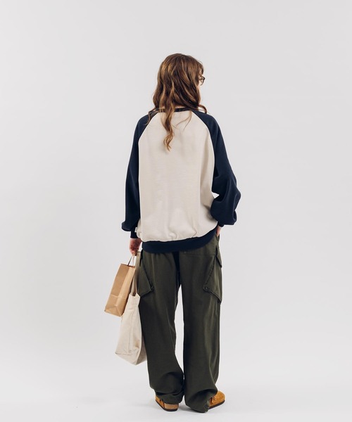 MUHET（ミュエータ）の「ラグランスウェット（スウェット・レディース・ネイビー/ブラウン/カーキ/杢グレー・X-LARGE/MEDIUM）」の12枚目の写真