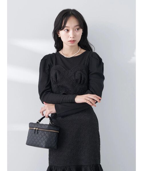 earth music&ecology（アースミュージックアンドエコロジー）の「エンボスフラワービスチェ（ベスト・レディース・ブラック/アイボリー・FREE）」の8枚目の写真