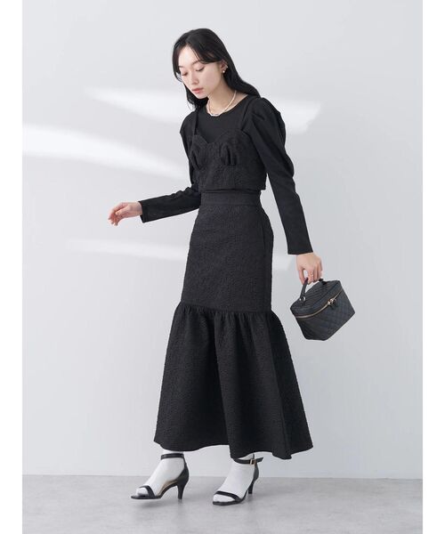 earth music&ecology（アースミュージックアンドエコロジー）の「エンボスフラワービスチェ（ベスト・レディース・ブラック/アイボリー・FREE）」の11枚目の写真