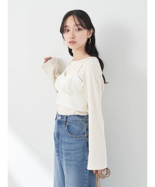 earth music&ecology（アースミュージックアンドエコロジー）の「エンボスフラワービスチェ（ベスト・レディース・ブラック/アイボリー・FREE）」の14枚目の写真