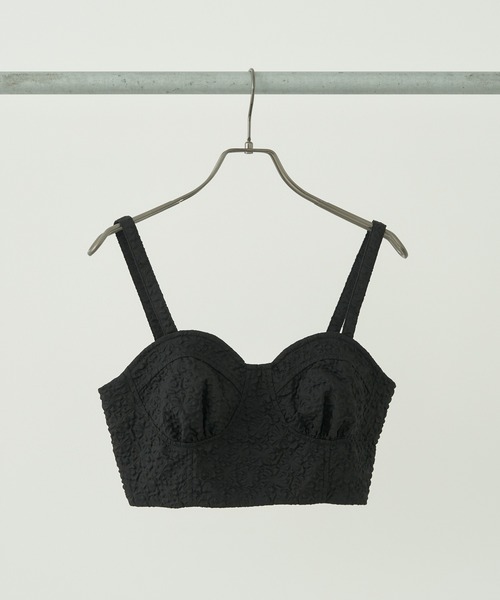 earth music&ecology（アースミュージックアンドエコロジー）の「エンボスフラワービスチェ（ベスト・レディース・ブラック/アイボリー・FREE）」の5枚目の写真