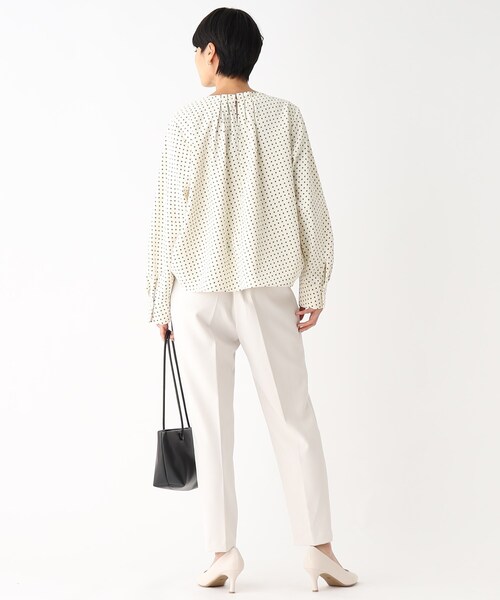 OPAQUE.CLIP（オペークドットクリップ）の「◆タックデザインブラウス（シャツ/ブラウス・レディース・オフホワイト/ホワイト系3/ネイビー系/ライトグレー・38/40）」の14枚目の写真