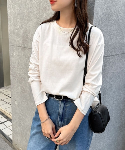 andme(アンドミー)の「汗染み防止加工USAコットン長袖Tシャツ(Tシャツ/カットソー・レディース・ピンク/ターコイズブルー/ブラック/チャコールグレー/オフホワイト/ブラウン/キナリ/ラベンダー・S/M)」の2枚目の写真