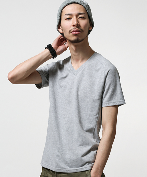 1piu1uguale3 RELAX（ウノピュウノウグァーレトレリラックス）の「1PIU1UGUALE3 RELAX/ 別注V-Neck Tee（Tシャツ/カットソー・メンズ・ブルー/グレー/ホワイト/ブラック・MEDIUM/LARGE/SMALL）」の3枚目の写真