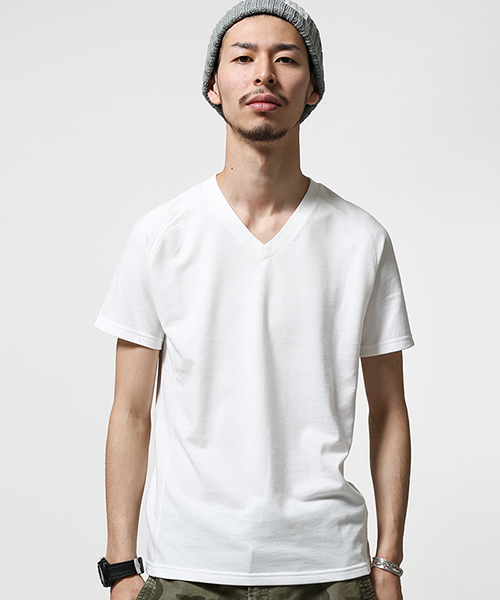 1piu1uguale3 RELAX（ウノピュウノウグァーレトレリラックス）の「1PIU1UGUALE3 RELAX/ 別注V-Neck Tee（Tシャツ/カットソー・メンズ・ブルー/グレー/ホワイト/ブラック・MEDIUM/LARGE/SMALL）」の2枚目の写真