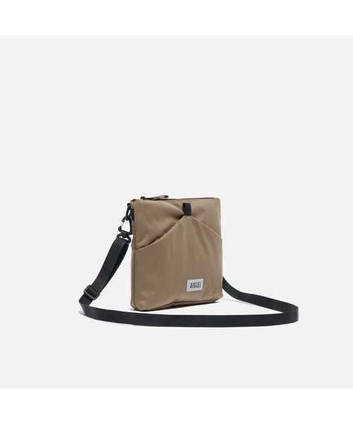 AIGLE（エーグル）の「アーバンモビリティサコッシュ（ショルダーバッグ・レディース・ブラウン/ダークネイビー・FREE）」の3枚目の写真