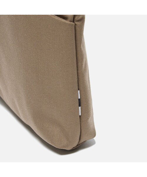 AIGLE（エーグル）の「アーバンモビリティサコッシュ（ショルダーバッグ・レディース・ブラウン/ダークネイビー・FREE）」の8枚目の写真