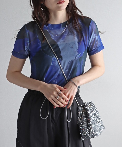 COURO（コウロ）の「アート柄シアーＴシャツ（Tシャツ/カットソー・レディース・パープル系/オレンジ系/グリーン系/ブルー系/グレー系/ピンク/ブルーグレー・M/L）」の5枚目の写真