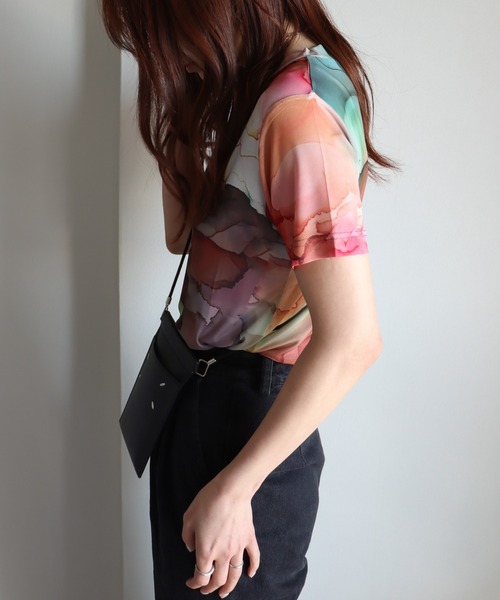 COURO（コウロ）の「アート柄シアーＴシャツ（Tシャツ/カットソー・レディース・パープル系/オレンジ系/グリーン系/ブルー系/グレー系/ピンク/ブルーグレー・M/L）」の21枚目の写真