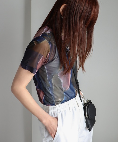 COURO（コウロ）の「アート柄シアーＴシャツ（Tシャツ/カットソー・レディース・パープル系/オレンジ系/グリーン系/ブルー系/グレー系/ピンク/ブルーグレー・M/L）」の16枚目の写真