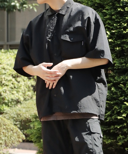 THOUSAND MILE(サウザンドマイル)の「THOUSAND MILE/サウザンドマイル BAGGY FIT H/S SHIRTS シャツ(シャツ/ブラウス・メンズ・ダークベージュ/セージグリーン/ブラック・XL/L/M)」の1枚目の写真