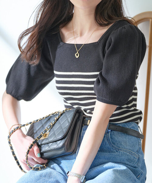 KOBE LETTUCE（コウベレタス）の「モックネックorスクエアネックぽわんスリーブニットトップス（ニット/セーター・レディース・ピンク系/ブラック/オフホワイト/ネイビー/パープル系/イエロー/グレイッシュベージュ/ベージュ系その他/ライトグリーン/ベージュ系/ピンク系1/ブラック系その他/ボルドー/ホワイト系/レッド系/ブラック系その他2/ベージュ系1/グレー系/ブラック系その他3/グレー/ブラック系/レッド/ブラック系その他4・FREE）」の6枚目の写真