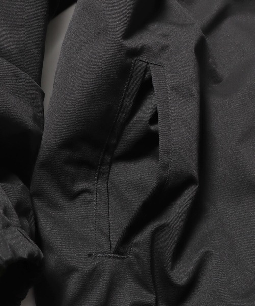 PLEASURES（プレジャー）の「PLEASURES/プレジャーズ BENDED COACH JACKET コーチジャケット ブランドロゴ グラフィック（ブルゾン・メンズ・ブラック・L/XL）」の2枚目の写真