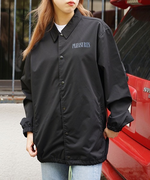 PLEASURES（プレジャー）の「PLEASURES/プレジャーズ BENDED COACH JACKET コーチジャケット ブランドロゴ グラフィック（ブルゾン・メンズ・ブラック・L/XL）」の5枚目の写真
