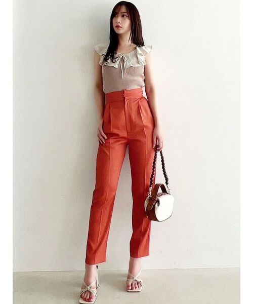 RESEXXY（リゼクシー）の「クレープテーパードパンツ【セットアップ着用可能】（その他パンツ・レディース・ブラック/アイボリー/オレンジ・FREE）」の5枚目の写真