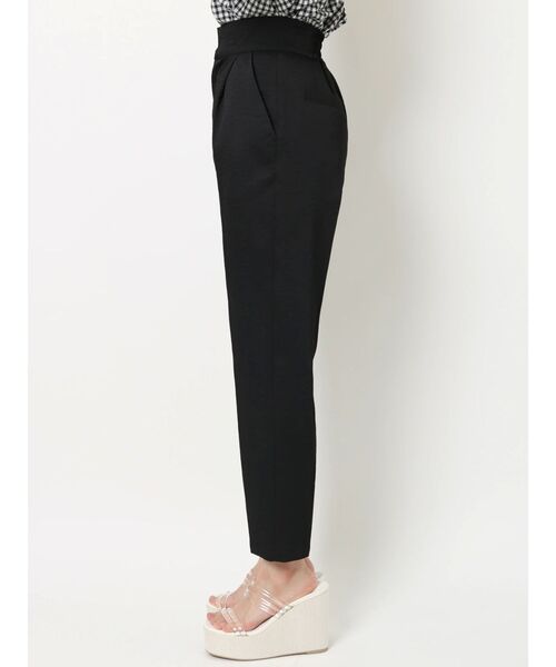 RESEXXY（リゼクシー）の「クレープテーパードパンツ【セットアップ着用可能】（その他パンツ・レディース・ブラック/アイボリー/オレンジ・FREE）」の16枚目の写真