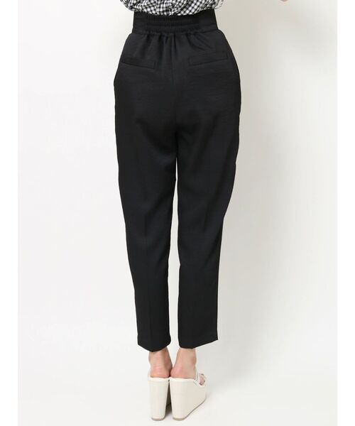 RESEXXY（リゼクシー）の「クレープテーパードパンツ【セットアップ着用可能】（その他パンツ・レディース・ブラック/アイボリー/オレンジ・FREE）」の17枚目の写真