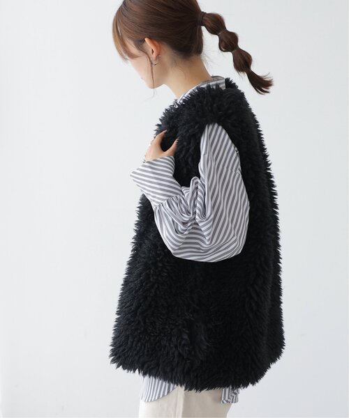 frames RAY CASSIN（フレームスレイカズン）の「プードルファーベスト（ベスト・レディース・キナリ/ブラック/グレイッシュベージュ・FREE）」の5枚目の写真