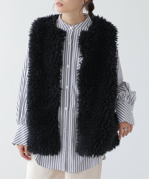 frames RAY CASSIN（フレームスレイカズン）の「プードルファーベスト（ベスト・レディース・キナリ/ブラック/グレイッシュベージュ・FREE）」の13枚目の写真