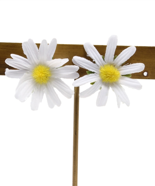 WEGO（ウィゴー）の「WEGO/フラワーピアス（ピアス（両耳用）・レディース・ブルー/ピンク/イエロー/パープル/ホワイト・FREE）」の2枚目の写真