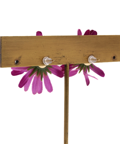 WEGO（ウィゴー）の「WEGO/フラワーピアス（ピアス（両耳用）・レディース・ブルー/ピンク/イエロー/パープル/ホワイト・FREE）」の7枚目の写真