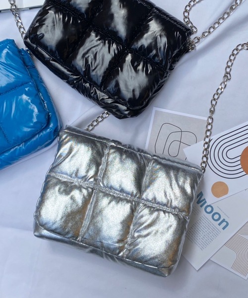 WEGO（ウィゴー）の「WEGO/パデッドミニチェーンショルダー（ショルダーバッグ・レディース・ブラック/シルバー/ブルー・FREE）」の3枚目の写真