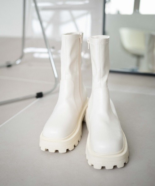 WEGO（ウィゴー）の「WEGO/【XLサイズ展開あり】ストレッチショートブーツ（ブーツ・レディース・ブラック/オフホワイト・MEDIUM/LARGE/X-LARGE）」の17枚目の写真