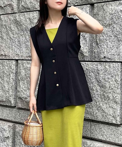 KOBE LETTUCE（コウベレタス）の「[ 低身長向けサイズ ]  ゴールドボタンペプラムジレベスト（ベスト・レディース・ネイビー/ブラック/アイボリー・PM）」の5枚目の写真