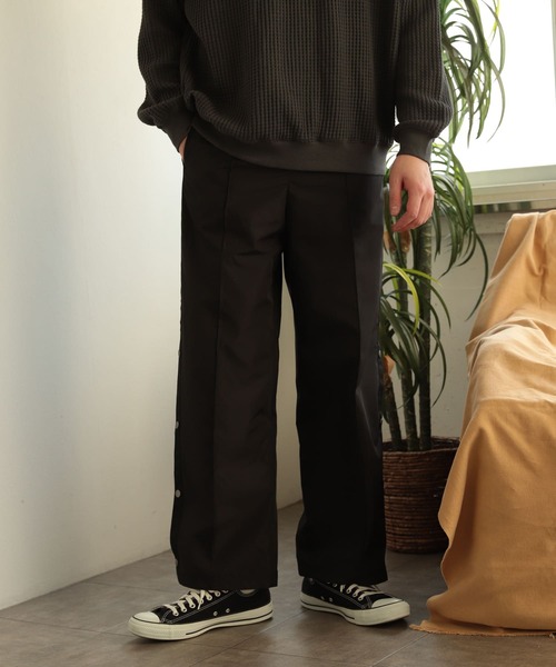 SENSE OF PLACE by URBAN RESEARCH（センスオブプレイスバイアーバンリサーチ）の「『セットアップ対応』サイドライントラックパンツ（その他パンツ・メンズ・ミント/ブラック・MEDIUM/LARGE）」の3枚目の写真