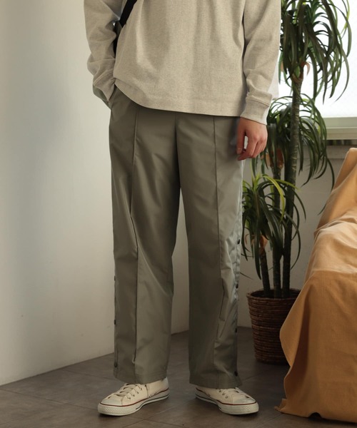 SENSE OF PLACE by URBAN RESEARCH（センスオブプレイスバイアーバンリサーチ）の「『セットアップ対応』サイドライントラックパンツ（その他パンツ・メンズ・ミント/ブラック・MEDIUM/LARGE）」の11枚目の写真