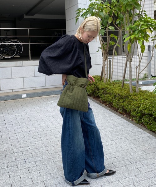 SOLPRESA(ソルプレーサ)の「●【洗濯機洗い可能】巾着ポーチショルダーバッグ(ショルダーバッグ・レディース・ホワイト/ブラック/チャコールグレー/グレイッシュベージュ/ピンク/ネイビー/カーキ・ONE SIZE)」の5枚目の写真