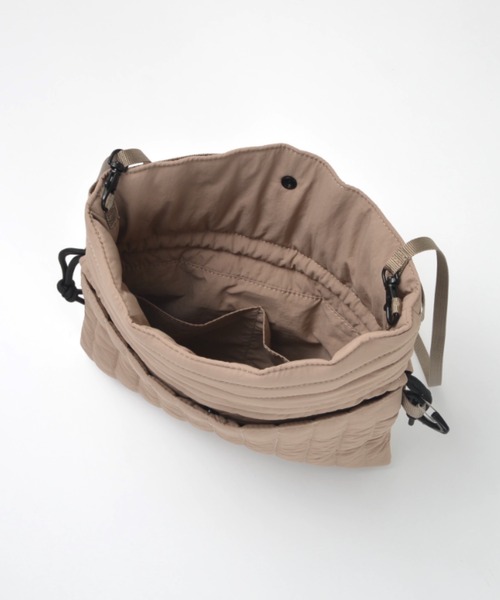 SOLPRESA(ソルプレーサ)の「●【洗濯機洗い可能】巾着ポーチショルダーバッグ(ショルダーバッグ・レディース・ホワイト/ブラック/チャコールグレー/グレイッシュベージュ/ピンク/ネイビー/カーキ・ONE SIZE)」の15枚目の写真