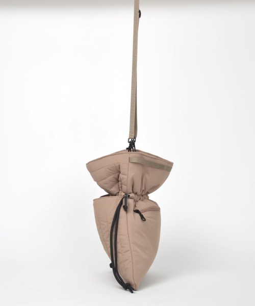 SOLPRESA(ソルプレーサ)の「●【洗濯機洗い可能】巾着ポーチショルダーバッグ(ショルダーバッグ・レディース・ホワイト/ブラック/チャコールグレー/グレイッシュベージュ/ピンク/ネイビー/カーキ・ONE SIZE)」の11枚目の写真