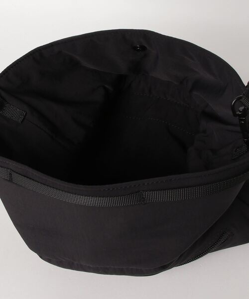 SOLPRESA(ソルプレーサ)の「●【洗濯機洗い可能】巾着ポーチショルダーバッグ(ショルダーバッグ・レディース・ホワイト/ブラック/チャコールグレー/グレイッシュベージュ/ピンク/ネイビー/カーキ・ONE SIZE)」の22枚目の写真