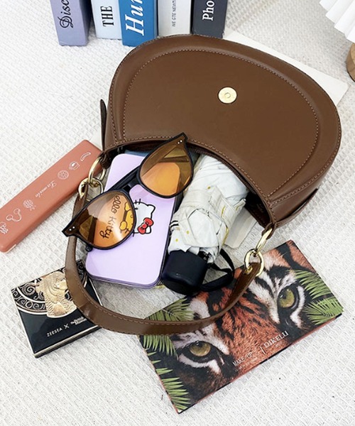 florist（フローリスト）の「【2WAY/3WAY】レトロレザーホーボーバッグ/ハンドバッグ/ショルダーバッグ（ハンドバッグ・レディース・オフホワイト/ワインレッド/ベージュ/ブラウン/ブラック・FREE）」の19枚目の写真