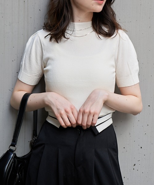 Rejoule(リジュール)の「ボトルネックリブニットトップス(Tシャツ/カットソー・レディース・ホワイト/ブルー/ブラック/レッド/ライトベージュ・FREE)」の6枚目の写真