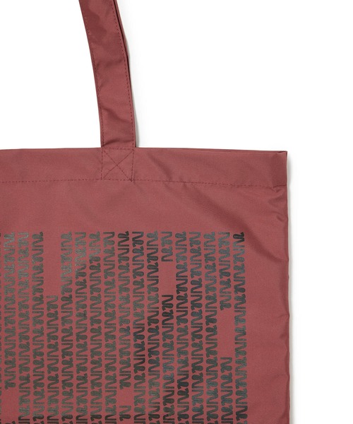 M TO R（ムウトアール）の「［BAG］M TO R ORIGINAL LOGO NYLON TOTE（トートバッグ・レディース・ワイン/ブラック・FREE）」の10枚目の写真