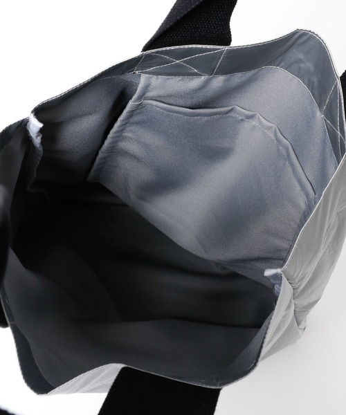 LAKOLE（ラコレ）の「メタリックトートBAG / 988387（トートバッグ・レディース・ホワイト/ブルー/ブラック/シルバー・FREE）」の11枚目の写真